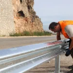 Antalya'da kazalara karşı motosiklet bariyeri yapıldı