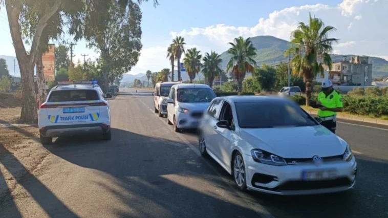 Antalya'da kural tanımayan sürücülere ceza yağdı