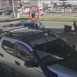 Antalya'da tur minibüsü levhaya çarptı: 8 yaralı