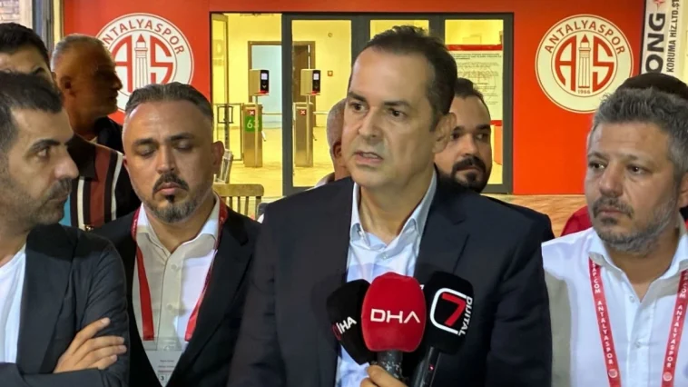 Antalyaspor Başkanı Rıza Perçin: Emre hoca ile devam edeceğiz