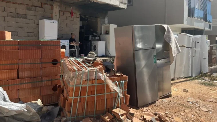 Arsalarını müteahhide verdiler, bitmesini beklemeden inşaata yerleştiler