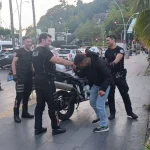 Baygın halde bulundu, polisin elini öptü