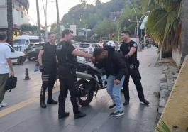 Baygın halde bulundu, polisin elini öptü