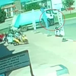 Çöp kamyonunun altında kalan kadın yaralandı