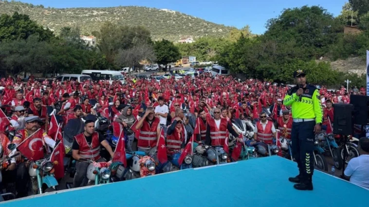 'Cumhuriyet Yolunda Kaskımla Güvenli Sürüş' etkinliği