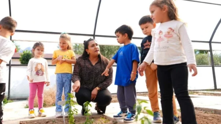 Doğa Çocuk Enstitüsü’nde hem öğreniyor hem de eğleniyorlar