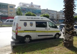 Eline aldığı bıçakla yoldan geçenlere dehşeti yaşattı: 1 yaralı