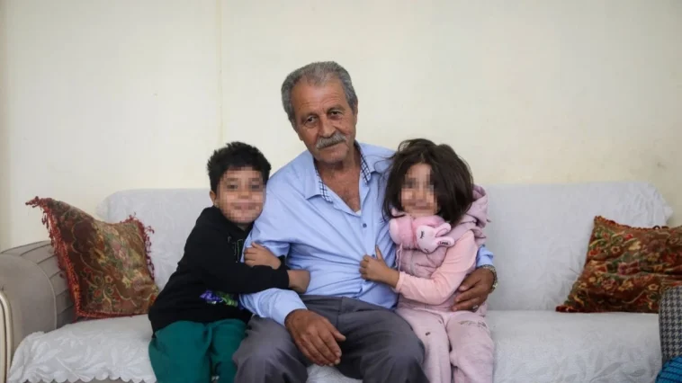 Evden tahliye kararı verilen dede ve 3 torununa yardım eli uzandı