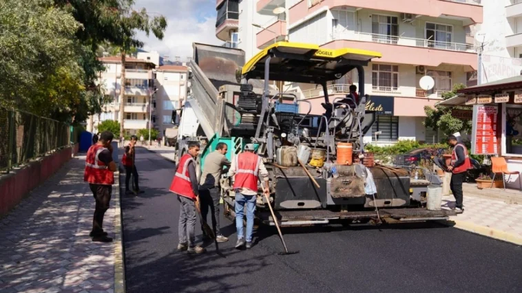 Finike’de asfalt seferberliği başladı