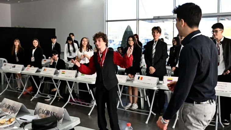 Genç delegeler ASSİM’de basın özgürlüğünü tartıştı