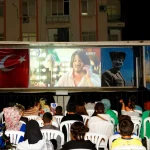 Gezen sinema ilçe ilçe dolaşarak sinemaseverlerle buluşuyor