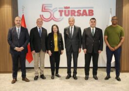 GÜNEY AFRİKA TURİZM BAKANI PATRICIA DE LILLE TÜRSAB’I ZİYARET ETTİ