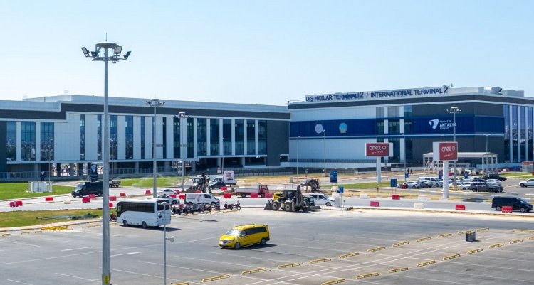 ANTALYA HAVALİMANI, LEED ALTIN SERTİFİKASI İLE SÜRDÜRÜLEBİLİRLİKTE YENİ BİR BAŞARIYA İMZA ATTI