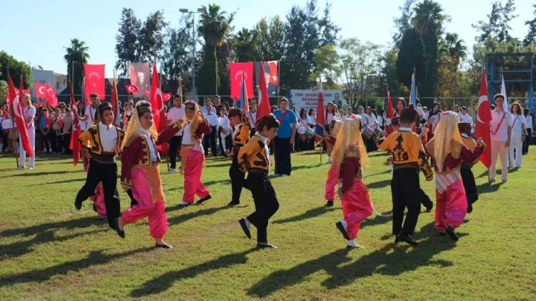 Kemer'de Cumhuriyet Bayramı coşkusu