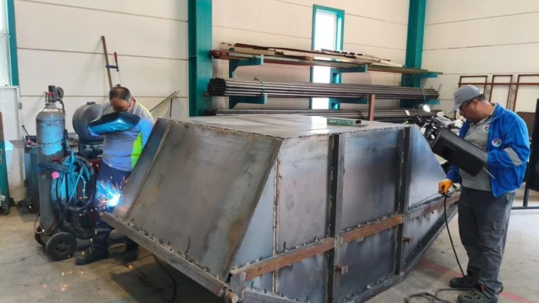 Kepez Belediyesi çöp konteynerlerini kendi iş gücüyle üretiyor