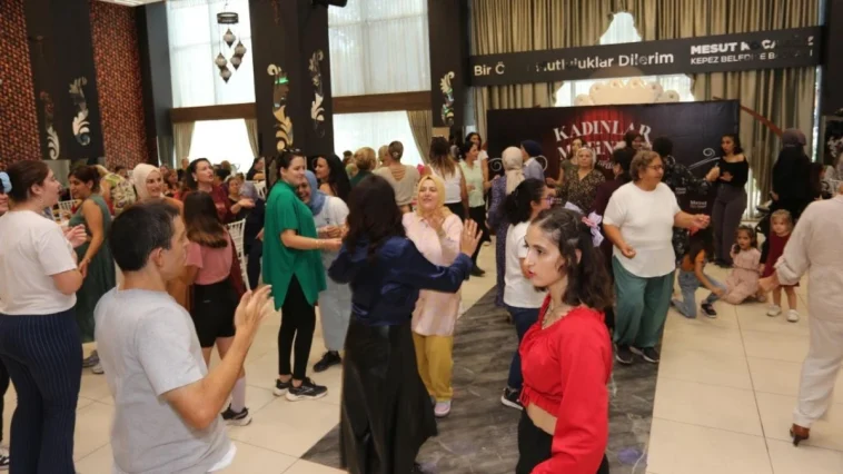 Kepez'de 'Kadınlar Matinesi' coşkulu bir atmosferde gerçekleşti