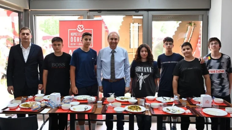 Kepez'de Öğrenci Kent Lokantası öğrencilerin uğrak noktası oldu