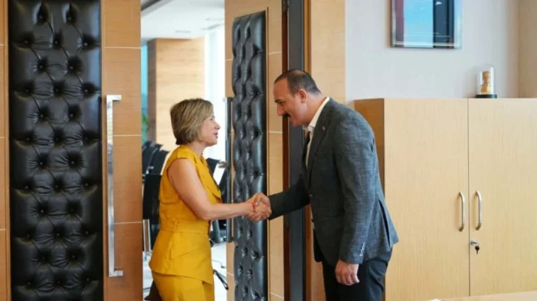 Kotan Antalyalı iş kadınlarıyla bir araya geldi