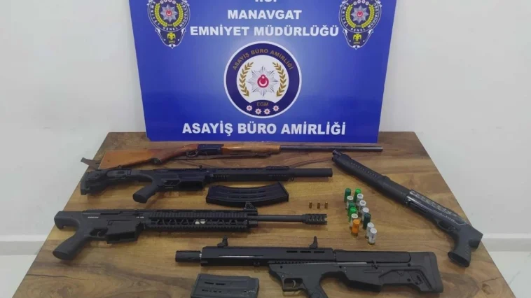 Manavgat'ta 19 adrese eş zamanlı baskın: 6 gözaltı