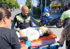 Motosikletli genç ve annesi ölümden döndü