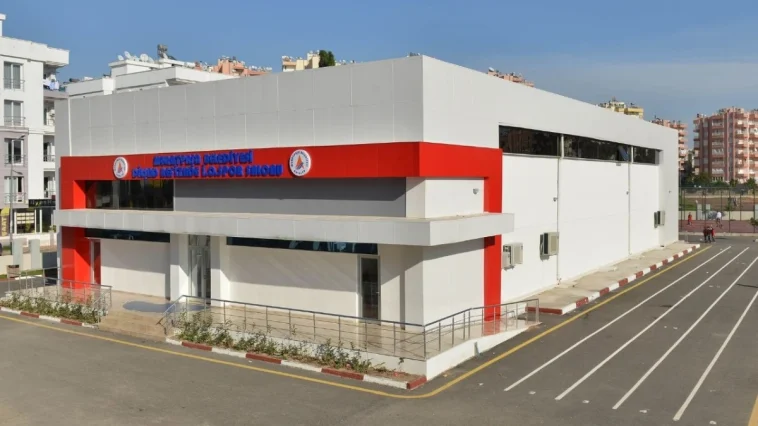 Muratpaşa'da yedinci spor salonu devreye giriyor