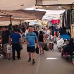 Pazarda turist yoğunluğu