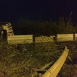 Tır kaza yaptı çimentolar yola saçıldı