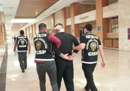 18 yıl 7 ay 17 gün hapisle aranan firari yakalandı