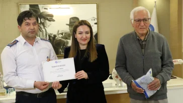 4 bin Euro'nun başında nöbet tuttu