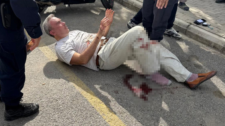 Boşanma aşamasındaki eşini bıçakladı