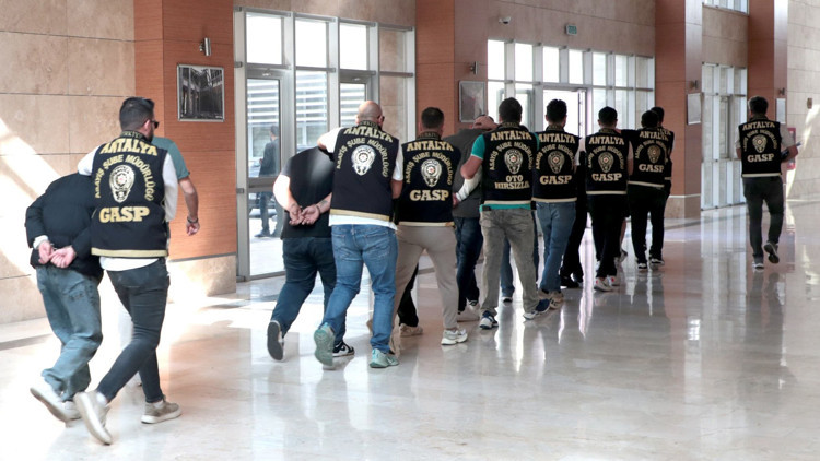 İş yerine patlayıcı maddeli saldırıya 10 tutuklama