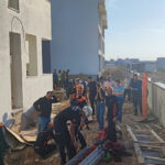 Aksuda 5 metrelik çukura düşen vatandaş kurtarıldı