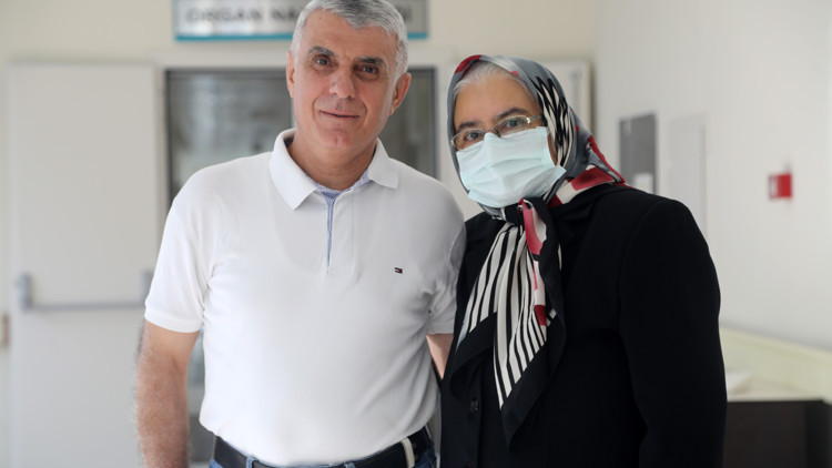 37 yıllık eşinin böbreğiyle yaşama tutundu: Ömrümün en özel hediyesini verdi