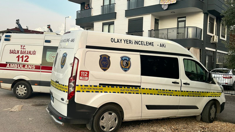 Antalyada polis memuru, eşi ve 2 çocuğunu öldürdü