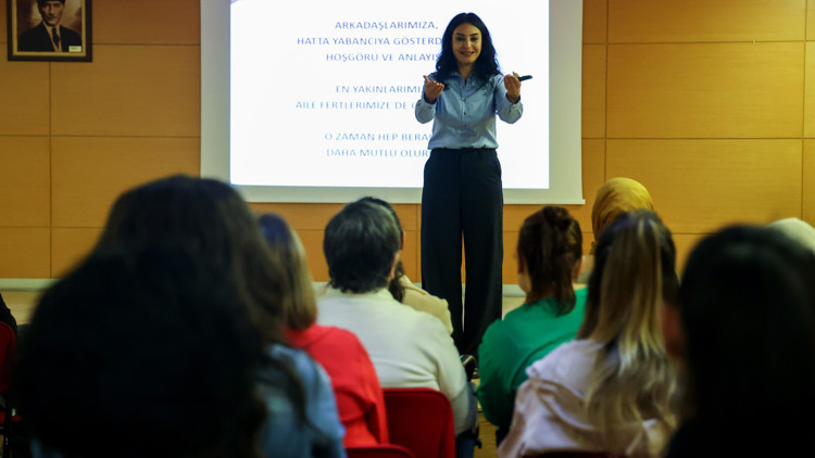 Büyükşehir’de personele Aile İçi İletişim eğitimi