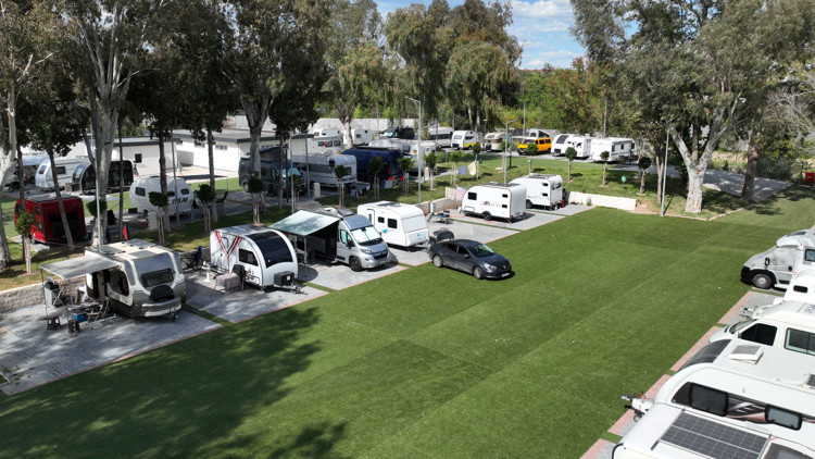 Karavan Parkta yaz- kış tatil hareketliliği