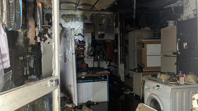 Tamirhanede yangın hasara neden oldu