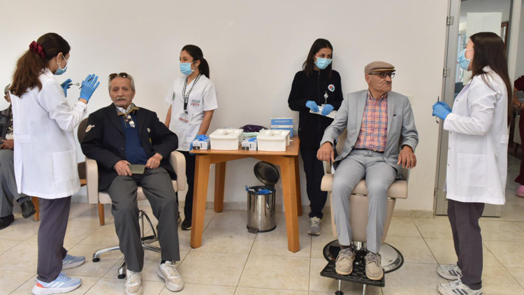 Kepezin huzurevi sakinlerine ağız ve diş sağlığı taraması