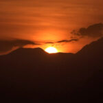 Antalyada gün batımında gökyüzü turuncuya büründü