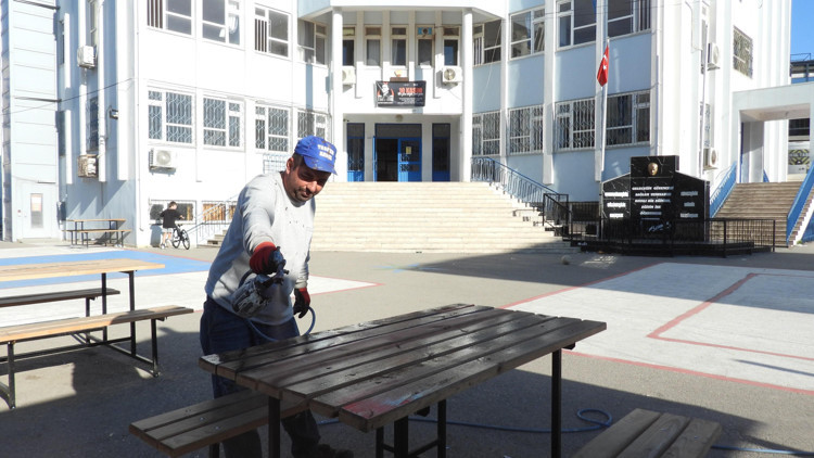 Kepez Belediyesi’nden okullarda bakım onarım çalışması