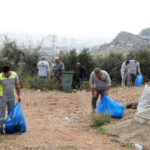 Çankayada temizlik seferberliği; 80 çuval çöp toplandı