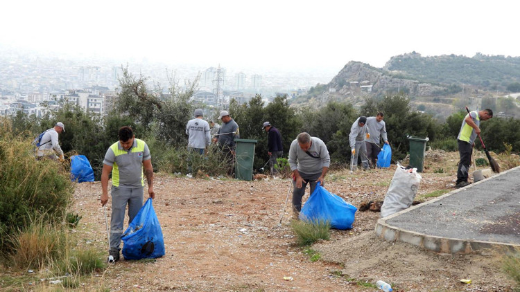 Çankayada temizlik seferberliği; 80 çuval çöp toplandı