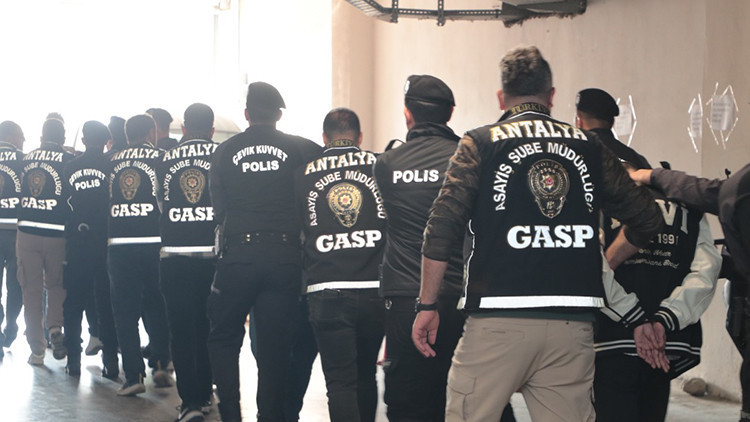 Çok sayıda mağdur var: Fotoğraftaki kadına vurulup hayatlarının şokunu yaşadılar