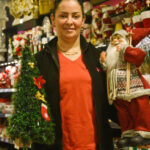 Yılbaşı kutlamalarının vazgeçilmezi yapay çam ağacı