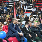 Antalya’da engeller sevgiyle aşılıyor