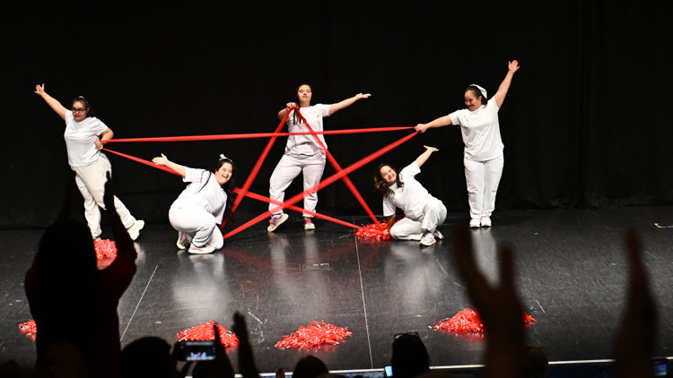 Muratpaşada hayatı paylaşmaya engel yok