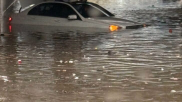 Antalya ve ilçelerinde sağanak etkili oldu