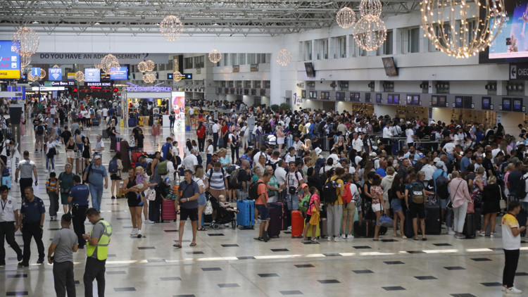Antalya Havalimanında kasım trafiği; 1,7 milyon yolcuya hizmet verildi