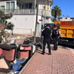 Kepez Belediyesinden çöp ev temizliği; 2 kamyon atık toplandı