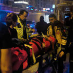 Otomobile çarpan motosiklet sürücüsü yaralandı